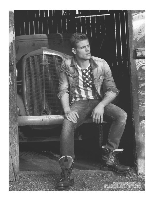 HunksOfHallmark's tweet image. Stayin’ fly on the Fourth of July. 🎆 😍 #twoforthewin #usschristmas @TrevDon