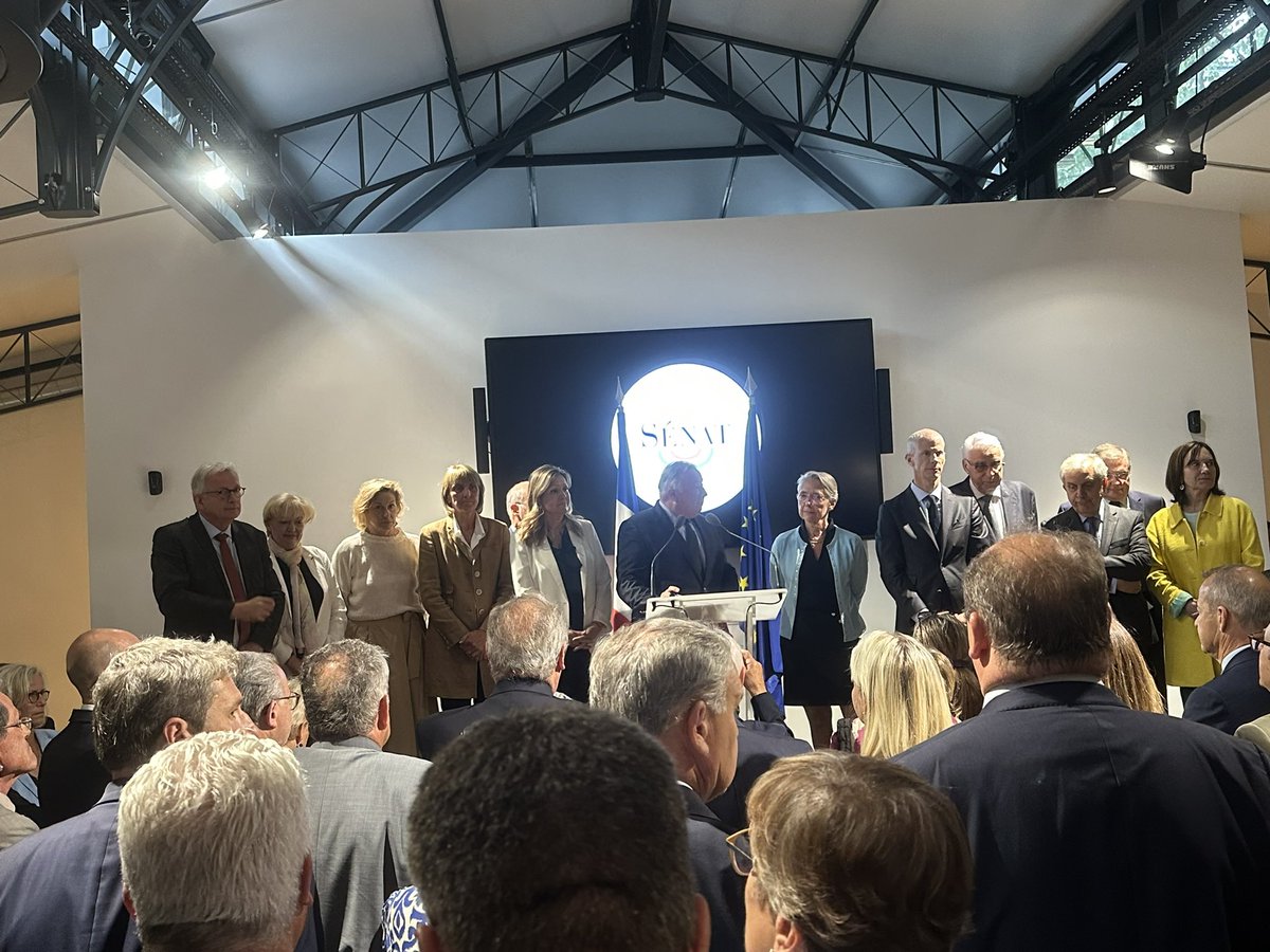 Réunion de fin de session en présence de la Première ministre <a href="/Elisabeth_Borne/">Élisabeth BORNE</a> :
« Il faudra moins légiférer pour mieux légiférer, j’y veillerai ! » dit le Président <a href="/gerard_larcher/">Gérard Larcher</a>