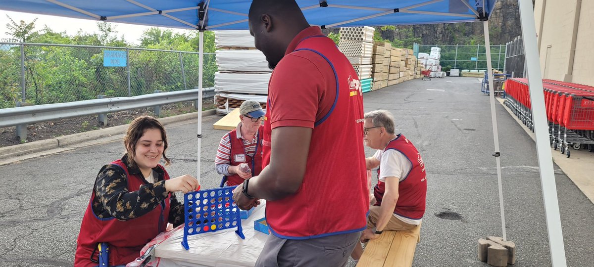 Lowes1106NB tweet media