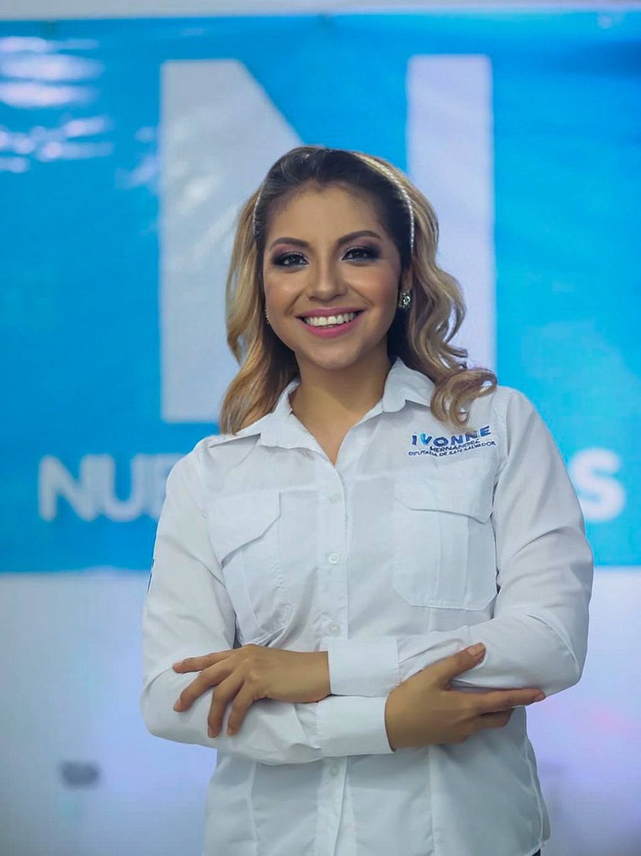 IvonneHernandSv's tweet photo. ¡#Cuscatancingo se merece lo mejor!🫶🏻

🧢🇸🇻|Aquí estoy con mi gente linda de las bases de @nuevasideas de #Cusca, en el siguiente destino de mi #GiraDepartamentalNI. https://t.co/irBsU4Xkox