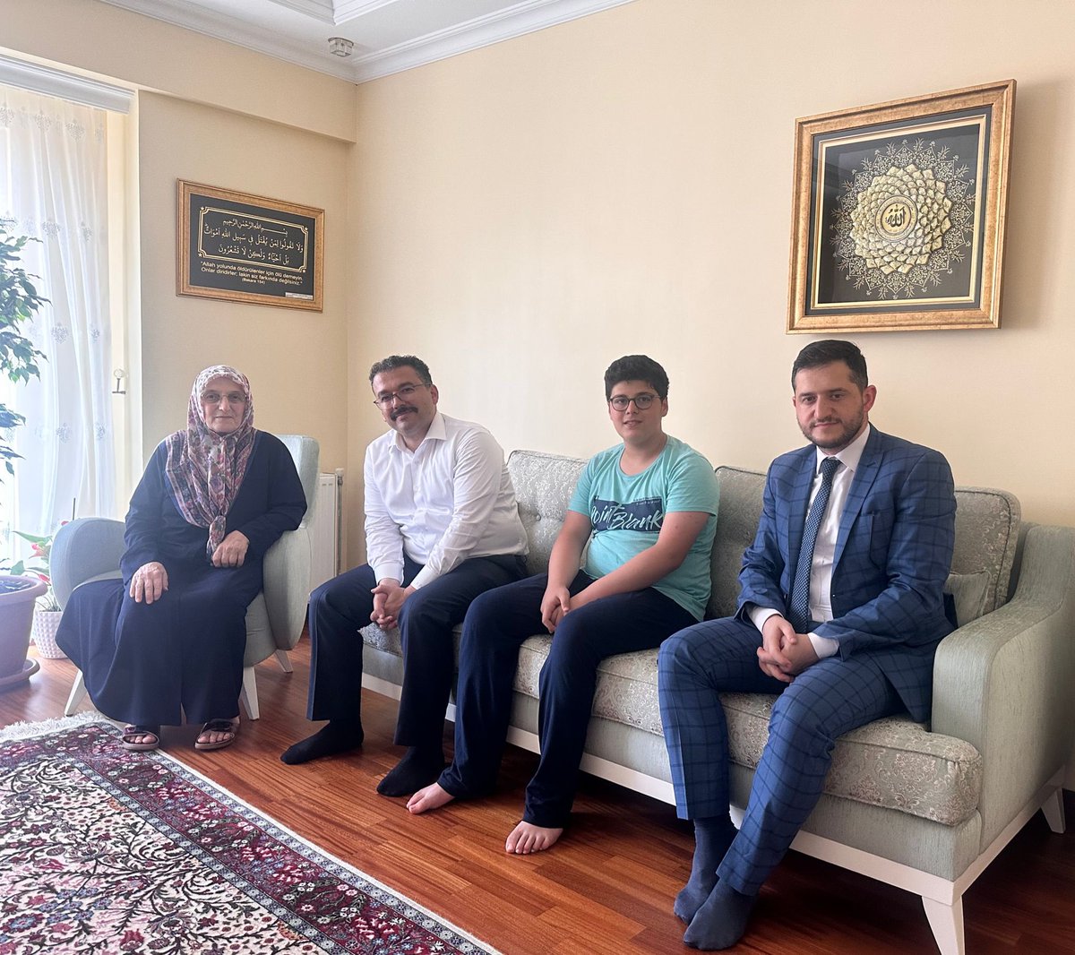 #15Temmuz Şehidimiz İlhan VARANK’ın Kıymetli Annesi Fatma Teyzemiz ziyaret edildi. 

“15 Temmuz şehitlerimizi unutmuyor, unutturmuyoruz! 🇹🇷
Tüm kahramanlarımızı minnetle anıyoruz. 
15 Temmuz demokrasi şehitlerimizin ve tüm şehitlerimizin aziz ruhları  şad olsun.” @ErCCanTURAN