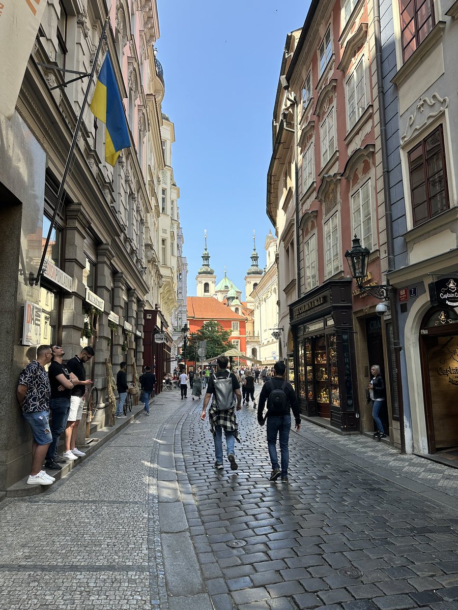 " براغ العتيقة ⏳ "
 (  عاصمة جمهورية التشيك 🇨🇿 )

                 ~ 

من أجمل العواصم الأوربية اللي زرتها 🇪🇺.