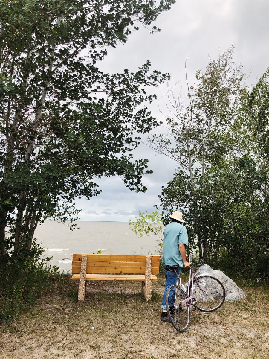 auroramicha's tweet photo. Beautiful morning at Victoria Beach. Biked around the area, got some fresh baked goods and coffee! Couldn’t stop smiling seeing everyone biking around. 🚲 https://t.co/DlPir58thU
