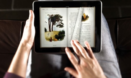 CubAlejandrita's tweet photo. La llegada del libro electrónico #eBook, revolucionó la forma de leer de mucha gente, permitiendo llevar una biblioteca completa en su bolso, con la ventaja de ajustar el tamaño de letra según las preferencias personales.
#DiadelEbook 
#DeZurdaTeam https://t.co/xkgiDybFSD
