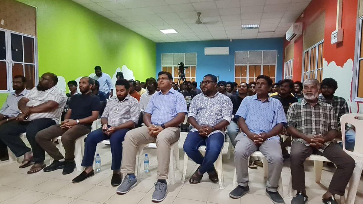 saeedBOKI's tweet photo. ކުރިޔަށް އޮތް ރިޔާސީ އިންތިޚާބަށް ތައްޔާރުވުމަށް ހިއްވަރުގަދަ @JPSecretariat ގެ އުތުރު ކެމްޕެއިން ޓީމް  ޖުން ޖުލައިގެ ގަދަ ވިއްސާރާގައި ގަދަ ކަނޑުގައި ދަތުރުކޮށް  ރ. އުނގޫފާރުގައި ފޯރިގަދަ ކެމްޕެއިން ޖަލްސާއެއް ބާއްވައިފި. @qasimibrahim އަކީ ދިވެހިންގެ އުންމީދީ ރިޔާސީ ކެނޑިޑޭޓް https://t.co/9Oi96IWhJC