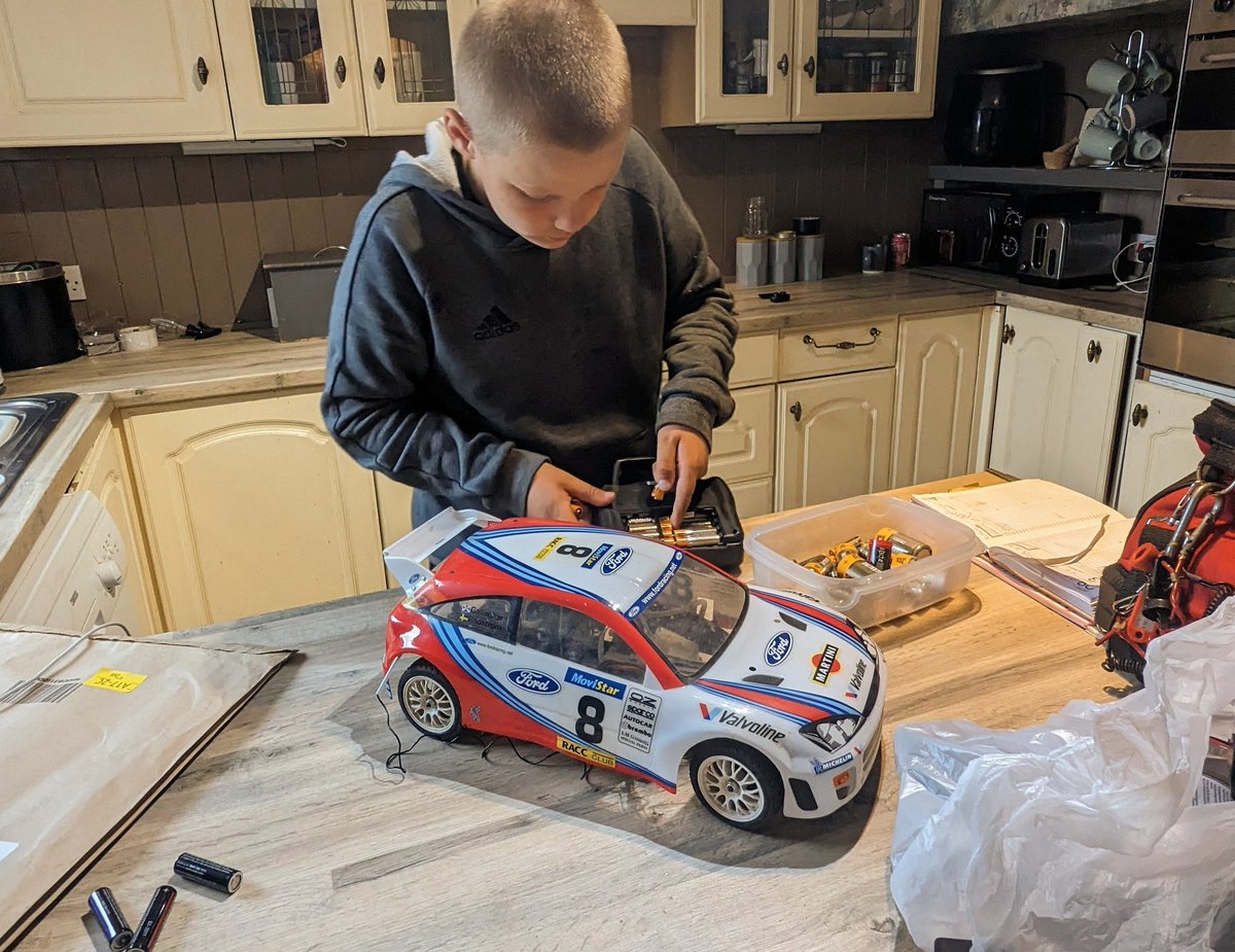 thebirniefamily's tweet photo. What We're Up To!  
David has just been given a 20 year old petrol Ford Focus RC Car. It needs a little bit of work, but we should manage to get it going!     

Our Channel 
https://t.co/EmLMCMHUK3

Tags  
#youtubers #youtuber #rc #rccars #fordfocus #colinmacrae https://t.co/nRw2QpzFMW