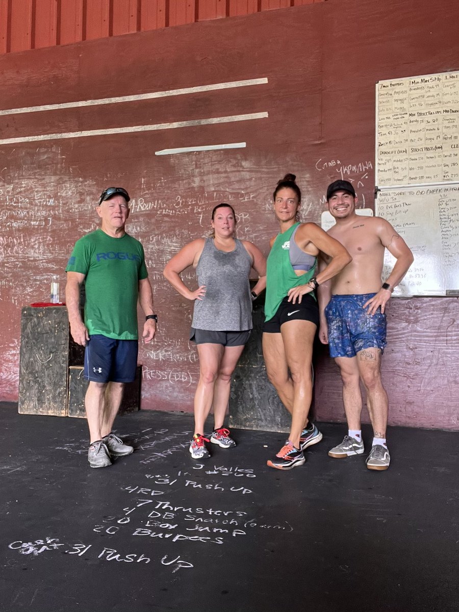 LadyHornets_'s tweet photo. Great work this morning to honor a GREAT man. Jose was always a fair man that never judged!! Thank you sir. #266 #HPD https://t.co/UFESXHHehA