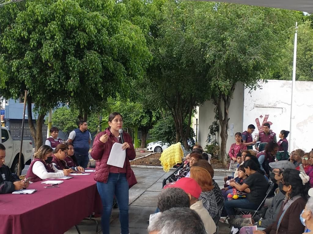 Todos_Somos_PC's tweet photo. ¡Honestidad que da resultados!🙌

En Participación Ciudadana #TrabajamosParaTi.

Con las #JornadasInformativas, hacemos comunidad y te comunicamos los logros del @GobCDMX: 

🚇 Mejor transporte para reducir el 🕙 de traslados
🩺 Salud en tu Vida
🚔+Seguridad

#CiudadDeDerechos https://t.co/Wf3deSvBuI