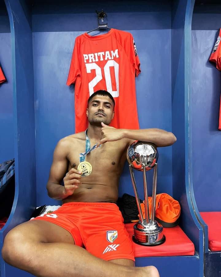 KotalPritam's tweet photo. 3rd SAFF Trophy in the locker. Best way to end the season 💪🏻

#PK20 #IndianFootball https://t.co/WCti8mtNRy