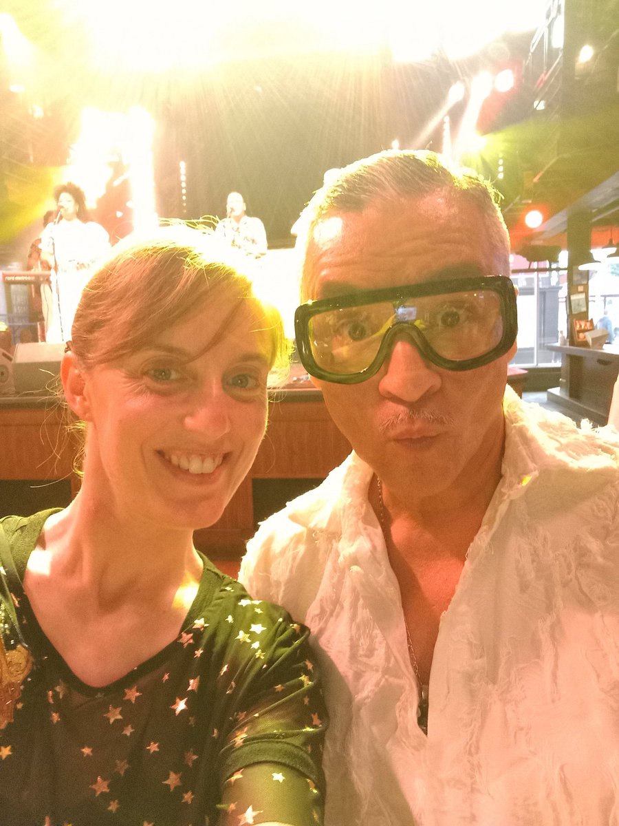 ViviFromFrance's tweet photo. .🎉 LAST WEEKEND ➡️ #FIESTALATINA AT @DisneylandParis #DisneyVillage 🎉

What an atmosphere!! 🤩 Live music, dance lessons &amp; shows... Dancing time!! 🎶🕺🏼💃🏼 #LatinDances 

Thank you Roberto from @RadioLatina for the selfie 😘
Musicians: Trio Esperanza
Dancers: Alex Lima &amp; Clara... https://t.co/gci7kn9mS2