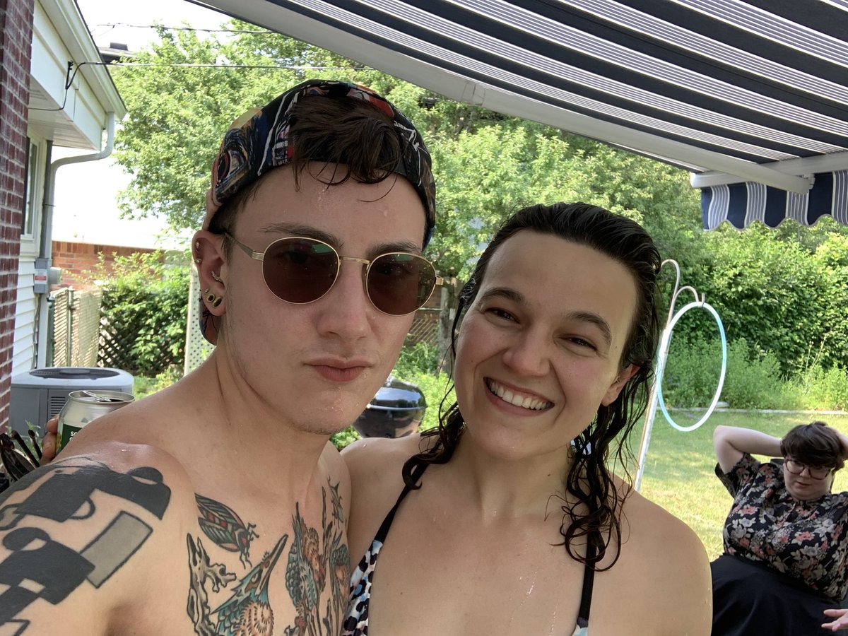 zebrewy's tweet photo. All one year apart! Just had my uterus removed yesterday so not in my hottest form but had to keep the trend going https://t.co/SLfVaUgzlD