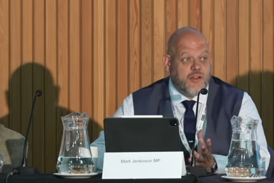 MittensOff's tweet image. Tory MP Mark Jenkinson casts a dark and sinister shadow over Workington... 
#ToriesOut362 #GeneralElectionNow #JenkinsonOut