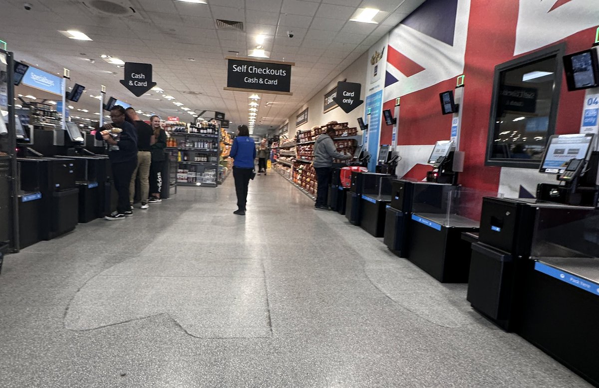 Yes <a href="/AldiUK/">Aldi Stores UK</a>! 👏 I’m weirdly obsessed with the new self checkouts.