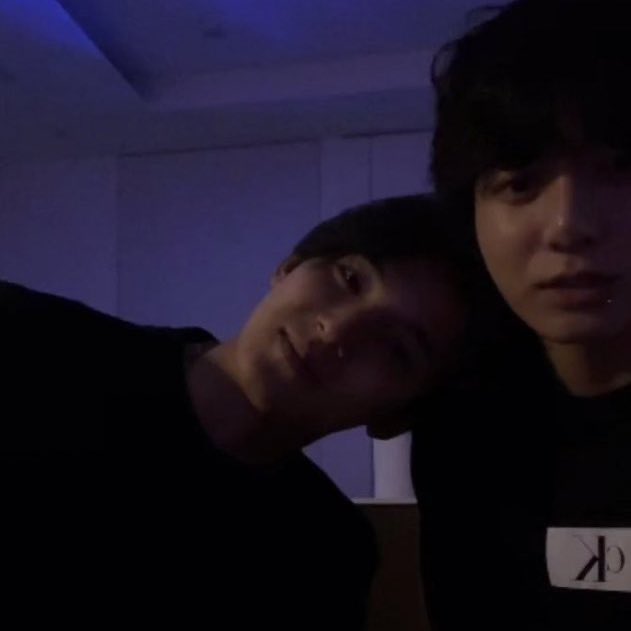 btsvtease's tweet photo. i want what they have https://t.co/Q0c7FtYwf6