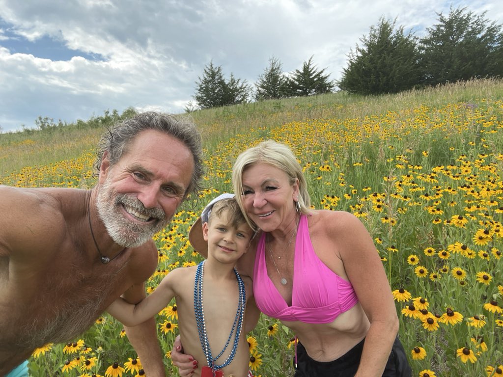 amotherof3's tweet photo. A beautiful day in the country with family!  @rchusker https://t.co/RfjbLMLiWd