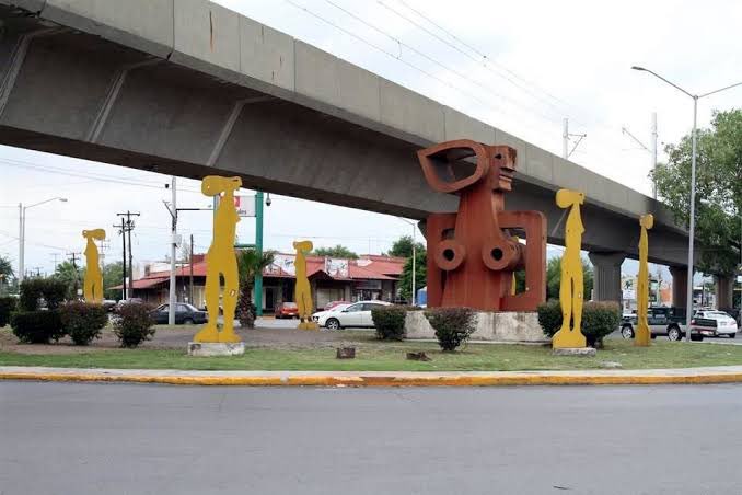 Si un juego de peleas sucediera en Monterrey, en dónde serían los escenarios de los combates?
Primera opción:
