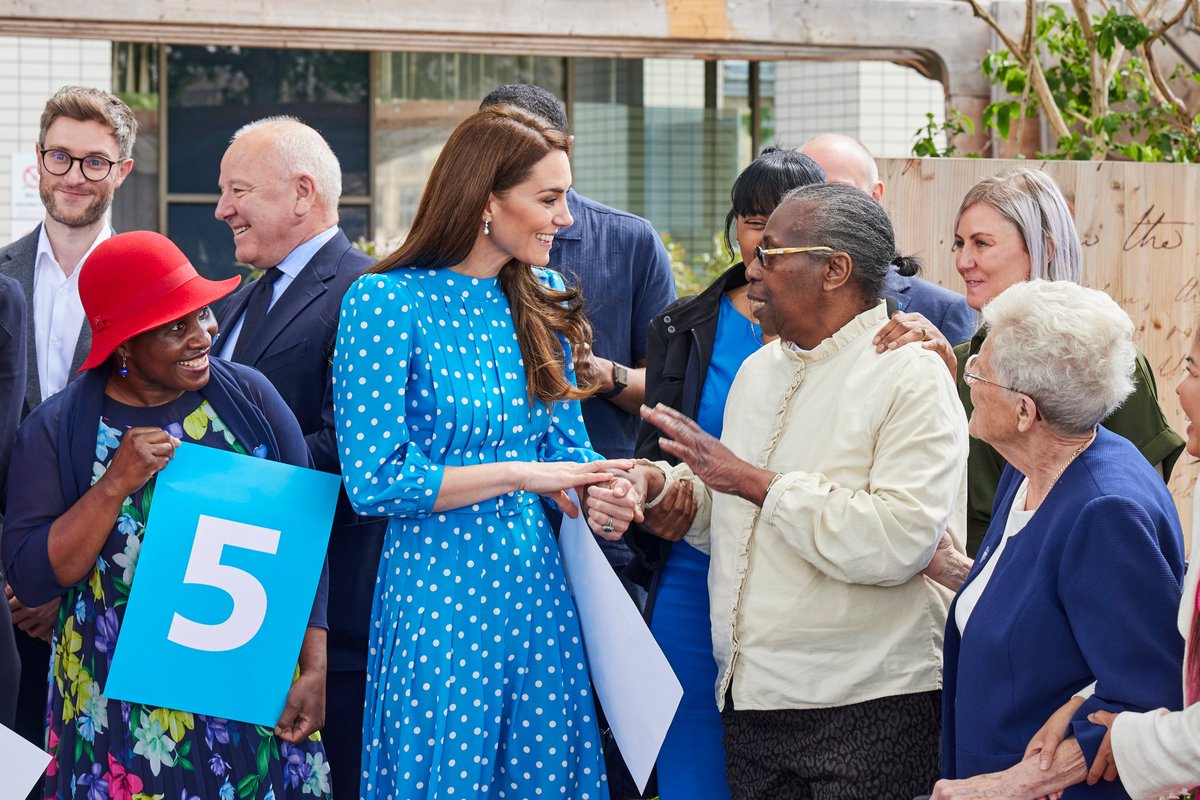 🔴‼️NEW: Princess Catherine and Prince  William surprised staff and patients from around the UK when they appeared at an #NHSBigTea party in St Thomas’ Hospital to mark the NHS 75th anniversary💙