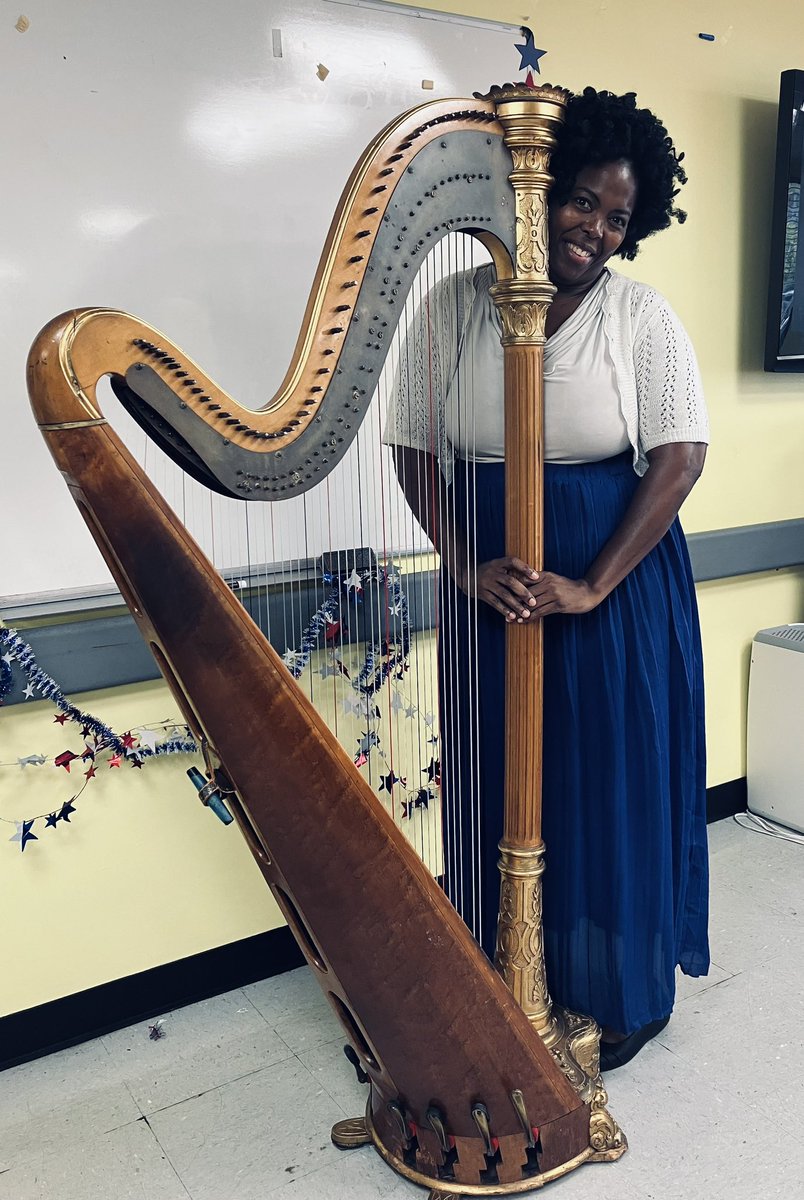 LadyofHarp's tweet photo. Entertaining the seniors today in Wilton Manors. #seniors #harp #harpist #music #musician #strings #adultdaycare #activitiesdirector #LED #WiltonManors #FortLauderdale https://t.co/ig2SvO7nOs