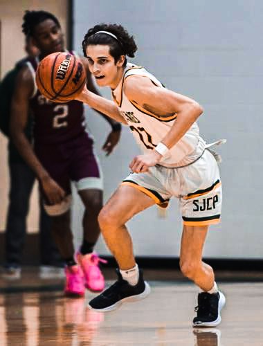 MeetMeOnDaBench's tweet photo. 2024 6'4 G Ayden Hurley will be playing in the Hershey Jump Off presented by @marqueehoops this week!
📈 Since June season. 

Plays with pace⏩
Three Level scoring 🎯
Can create from self and others off bounce. Rebounds at a high clip. @EliteHSscouting https://t.co/8HkJyKnBlI