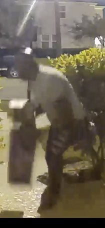 irafael1000's tweet photo. Stupid criminal, know him? Winter Park, Orl. Stealing packages, thnx Ring🙏 https://t.co/UM3SEDxUD6