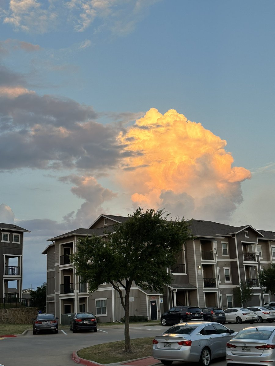 Clouds. Gonna paint these later. Color study. 

#artist #art #study