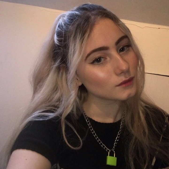 RoseAnn9218's tweet photo. Horny! I live verify🍒 
👻 Rose_anne23635 #buyingnudes #sellingnudes #nudes #sexting #sw #horny #premuims #snap #feet #sext #feetpics #paypig #findom #cuck #onlyfans #buyingcontent #sellingcontent #nsfwtwt #nsfwtwtًًًٌٌٍِّ https://t.co/9uFNou2oDQ