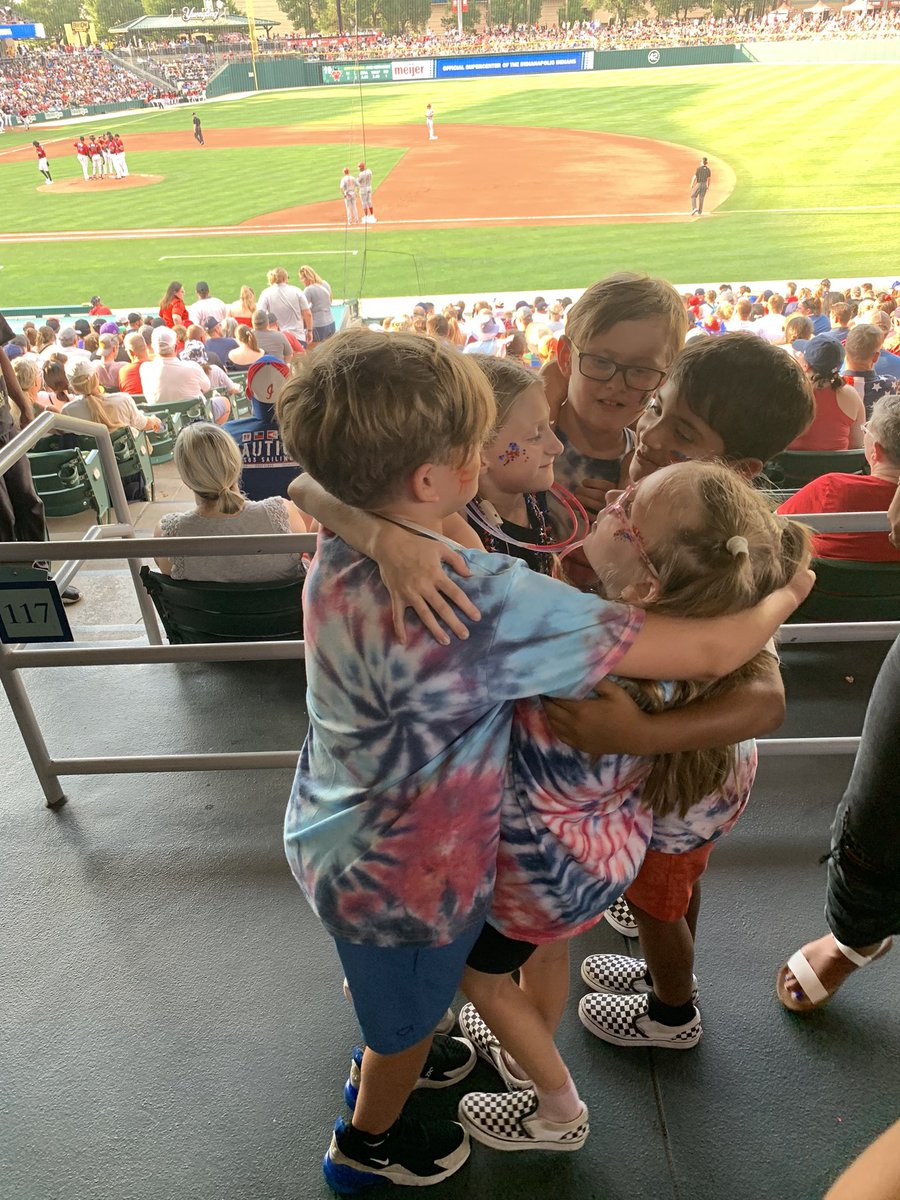 oaktown317's tweet photo. Running into family on the  fourth randomly #atthevic https://t.co/PvijOGtFXJ
