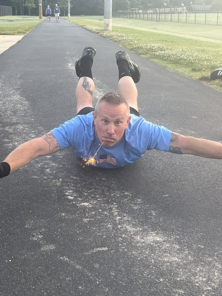 OssipeeF3GSO tweet media