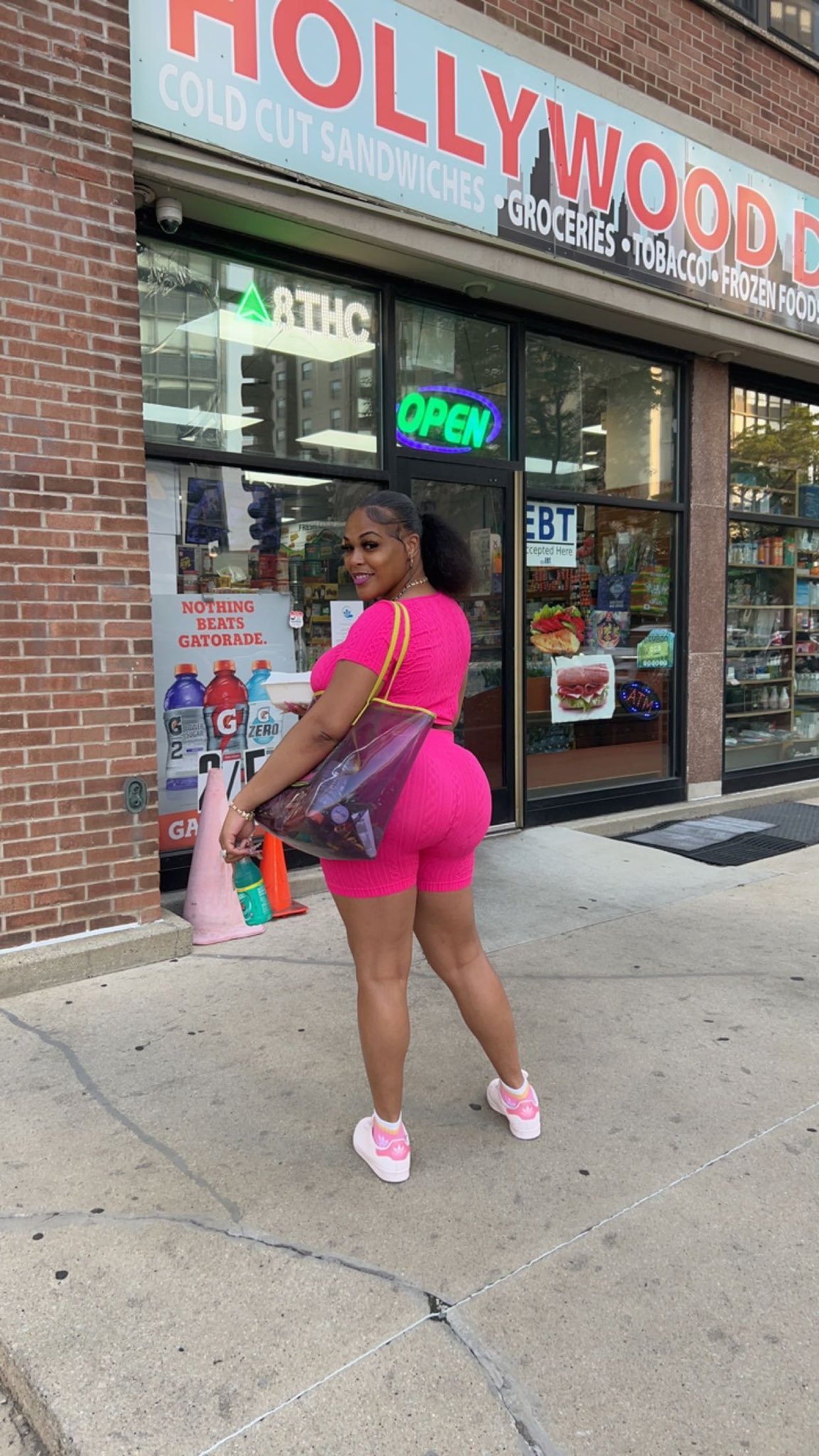 VISITING!! CHICAGO 6/30-7/5 ONLYFANS.COM/YANDIELEE on Twitter: "BACK UP ON MY BULLSHIT ️🎀🎁 https