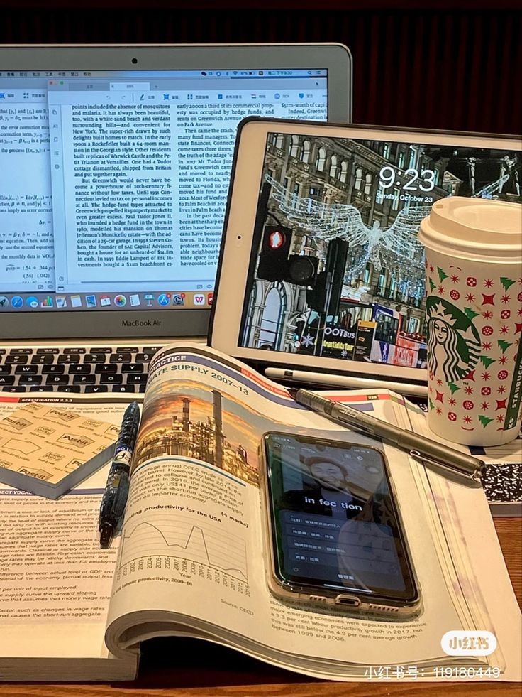 cajkstudie's tweet image. #studytwt | #studytwtbr

⤿ ela, 21 anos
⤿ vestibulanda de ciências da computação 
⤿ foco: enem 2023
⤿ já trabalho como programadora backend
⤿ exatas

⤿sou novinha no studytwt, vamos ser mutuals! °

🌺 k-pop, coding, dance, gaming