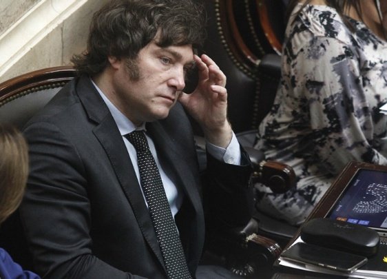 MJMendezCasarie's tweet photo. "Jamás pensé este nivel de operación y hostigamiento mediático a Javier Milei. El votante no puede dejar de preguntarse quiénes están detrás de esto y por qué la política crea furiosos anticuerpos y financia medios de comunicación que los transforma en paraestatales para difamar y mentir".
Bertie Benegas Lynch-
@NYGBertie