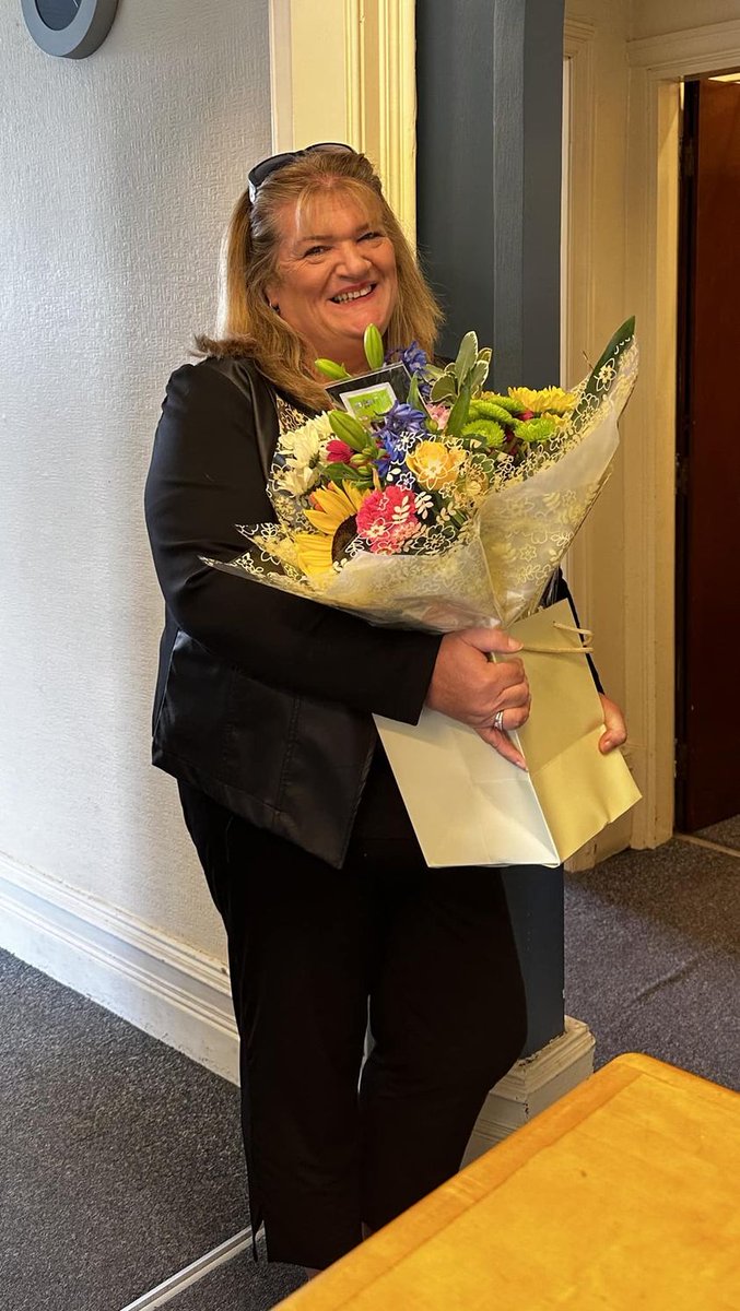 Congratulations to our Sally who has today been with us for an amazing 40 years ! 🎉💐

A big Thank You for all your hard work Sally 🙏

#WyreFyldeHour