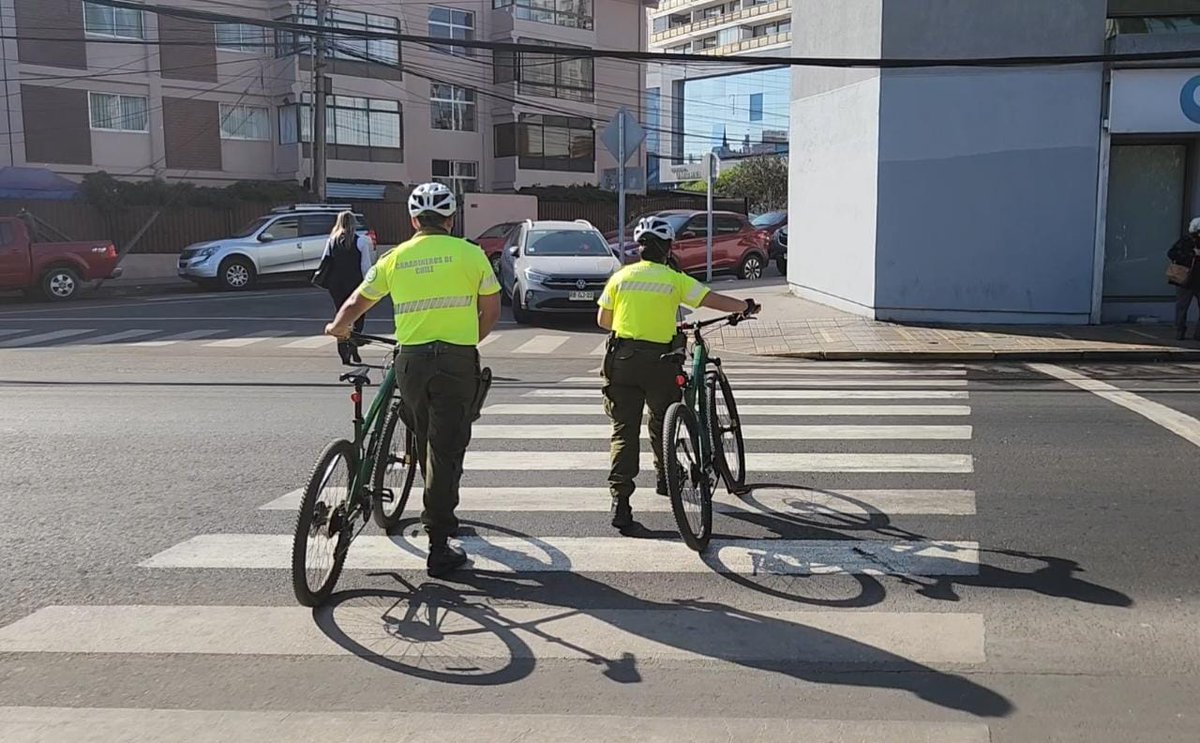 #Policial | 📷 ¿SABÍAS QUE SI ERES CICLISTA DEBES CAMINAR POR EL PASO DE PEATONES CON TU BICICLETA A UN COSTADO?
antofagastaonline.cl/post/sab%C3%AD…
