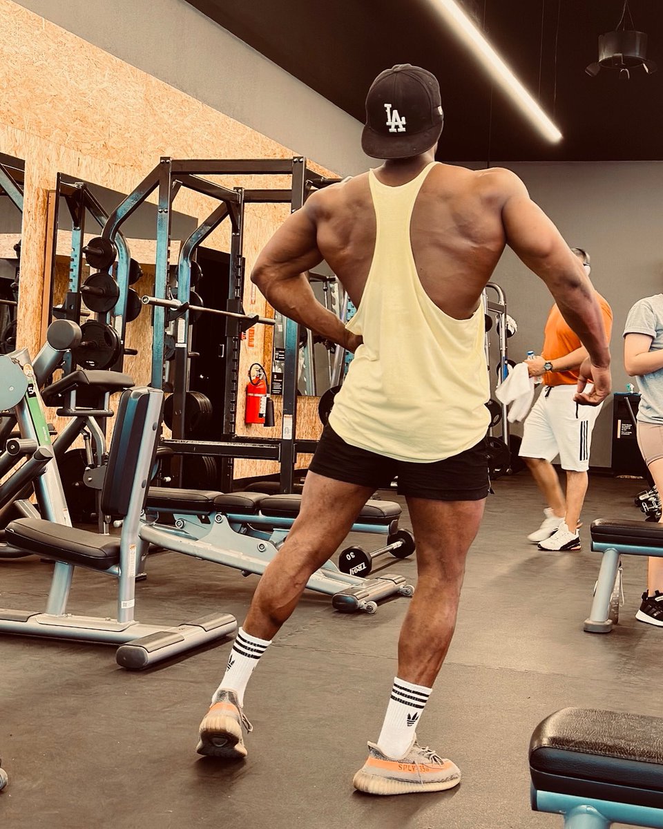mafittt_'s tweet photo. I live to work.🦍🔥

Stay Ready 🌊🏄🏾‍♂️🏆
•
•
•
•#backpicutre #backday #backdemonback #okapfitness #fitnessmodel #intagood #bodybuilding https://t.co/w47I73Fk4D