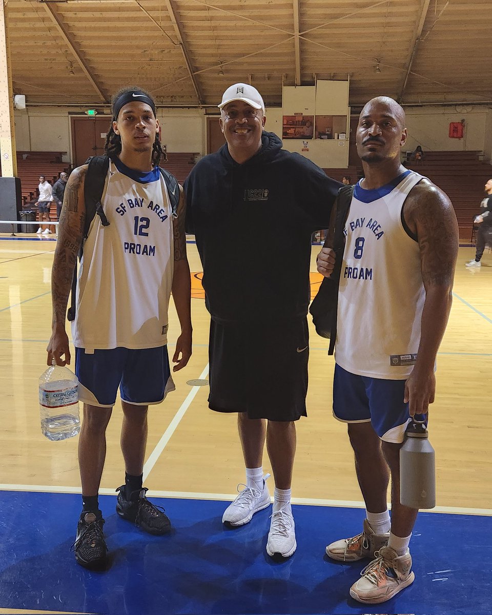 joefrenchwood's tweet photo. My dudes. @Jamal2raw @compsThemirror and squad got the win last night. #SFProam https://t.co/dYmfouiuyF