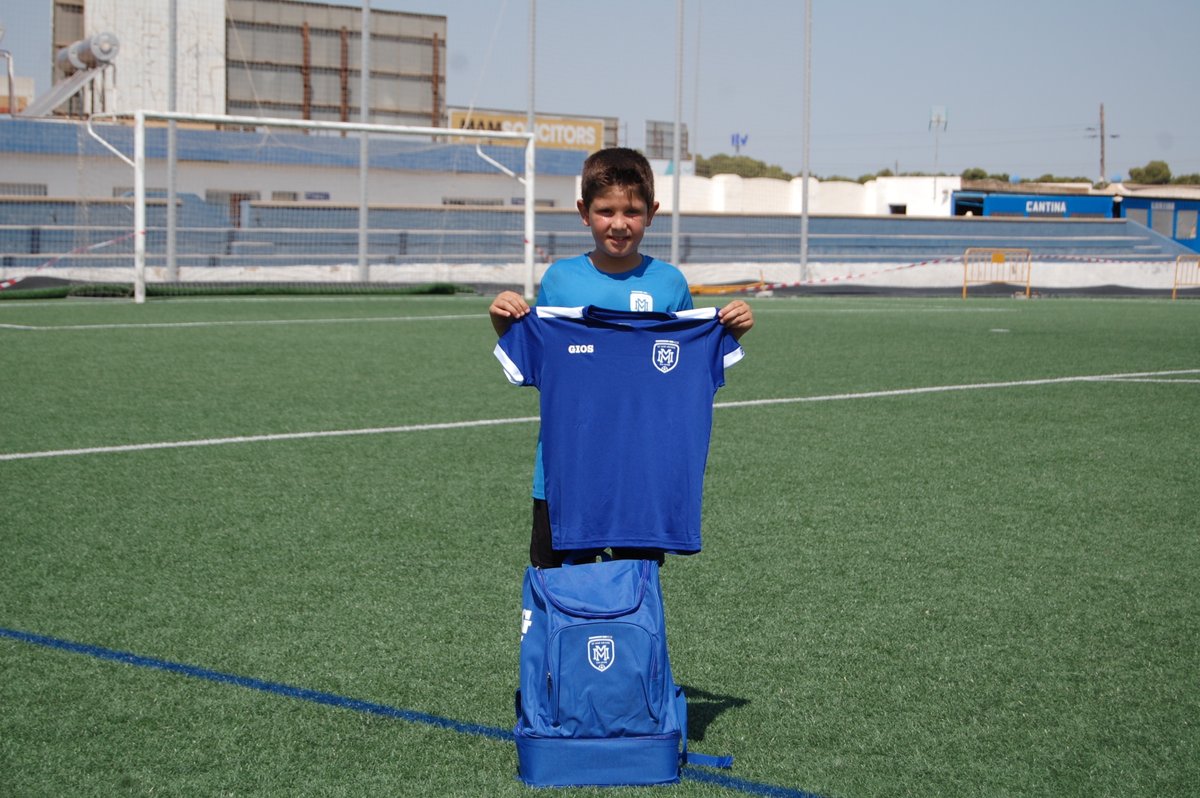 #INSCRIPCIONES #TEMPORADA 23/24

🙌🏻 Ya tenemos la primera inscripción de la temporada 23/24. 

👕 Hoy Hugo se llevo toda su equipación al completo.

#UnaNuevaHistoria