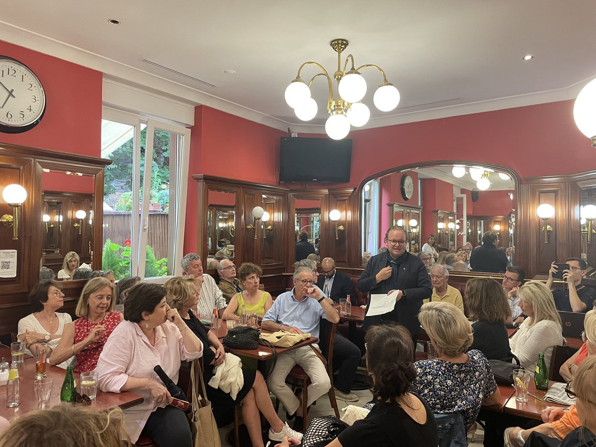 PJakubowicz's tweet photo. Belle réunion d’information et de mobilisation ce soir avec @TenenbaumA et les habitants des #Contades et de la #Neustadt sur le #stationnement à #Strasbourg et le #tram avenue des Vosges. 

Des questions, des idées, des propositions pour avancer et être entendus ! La mobilisation continue 💪🏻