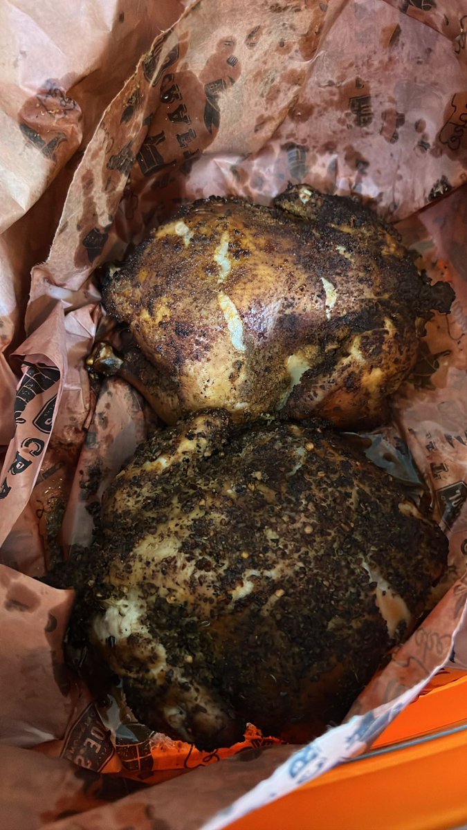 Chris__Edwards's tweet photo. Independence Day #SmokingWithChris
Smoked chickens
Smoked bacon, cheddar, jalapeño cornbread
Smoked queso
Happy July 4th, friends! https://t.co/8o1AKWjSQZ