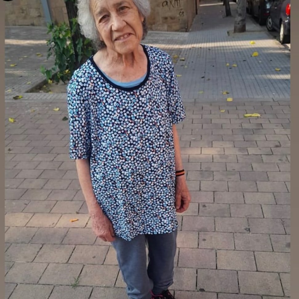 jordi_ballart's tweet image. 🙏🏻 Atenció! Ha DESAPAREGUT la Bersabé avui al barri de Ca n'Anglada de #Terrassa sobre les 17h. Té alzheimer i ha sortit amb el seu gos, un bichón maltés. 

➡️ Qui la vegi o la trobi, comuniqueu ràpidament amb: 

📲 635 425 307 (Miguel)
📲 722 637 286 (Matías)

⚠️ MÀXIMA DIFUSIÓ!