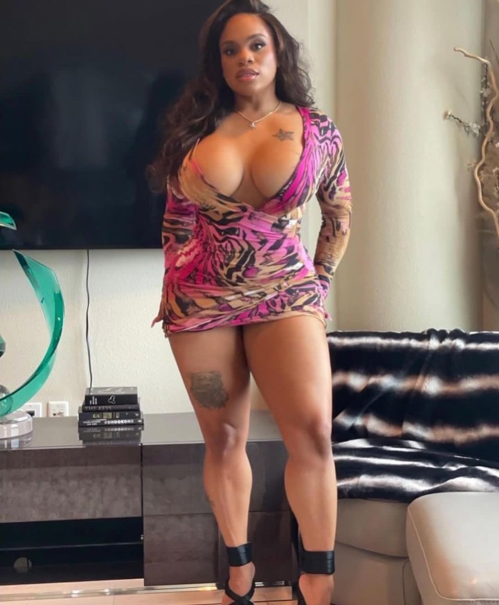 Dominiquechin0's tweet photo. Say Hi on my Snapchat pin on my page to join a Fuck a fan content https://t.co/ERsz8TSWhb