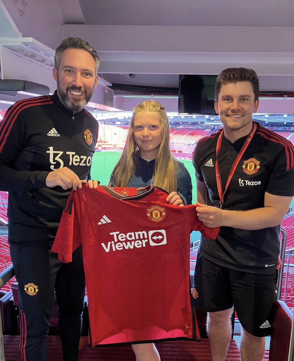 EPAcademy_'s tweet photo. 🚨Both ourselves &amp; @Porsche_Preston are delighted to announce that Grace Taylor is the latest of our players to sign a pro academy contract . Last night she finally put pen ✍️ to paper 📑 on her first academy contract with @ManUtd U13’s 🤝 #Partnership with @FulwoodAms1924 https://t.co/IQ5NEEeQT8