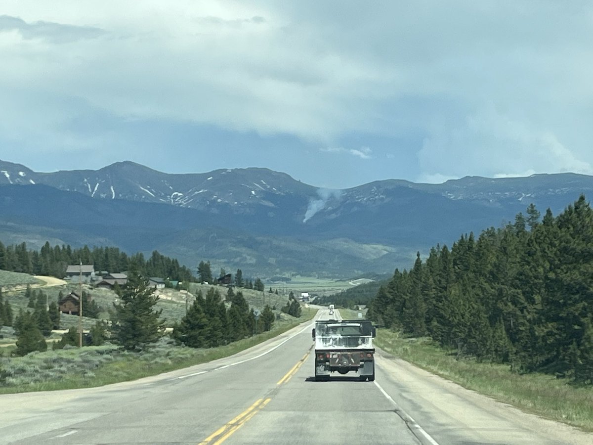 GrandCoSheriff's tweet image. ⚠️Happening Now 7/4 at 2:30 pm: 

We are responding to a reported wildland fire east of the Devils Thumb area. United States Forest Service, East Grand Fire Department &amp;amp; the Sheriff's Office are responding. No evacuations, please do not call 911.

#grandcounty #cofire