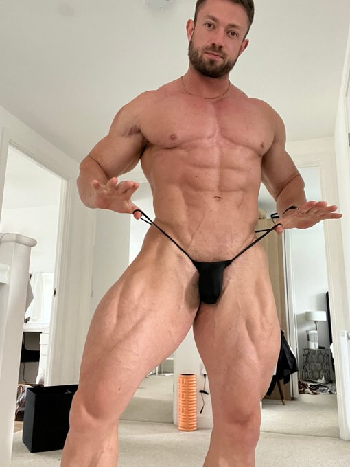 300 retweets and i'll tweet a video where i take it off!😈 https://t.co/2cmHLfVg6C 🔞 50% DISCOUNT https://t