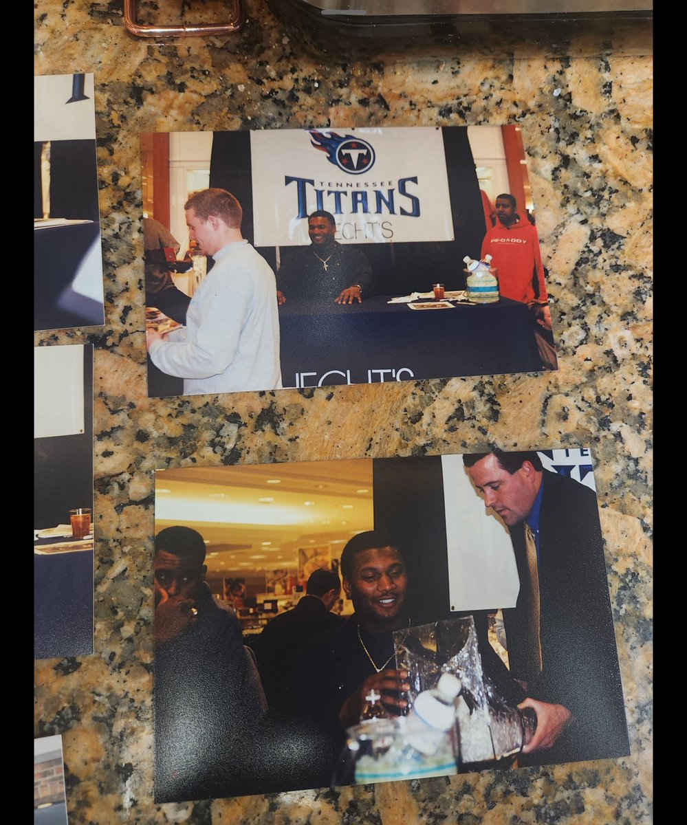 CADILLACG33's tweet photo. The greatest @Titans of all time #goat #air #mcnair #rip #mac9 #legend https://t.co/RlPY6KBj3Z