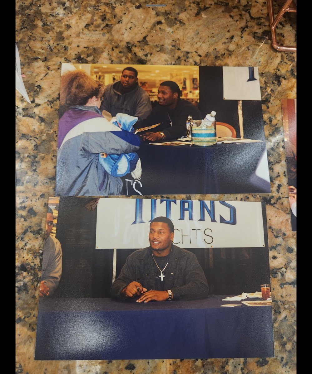 CADILLACG33's tweet photo. The greatest @Titans of all time #goat #air #mcnair #rip #mac9 #legend https://t.co/RlPY6KBj3Z