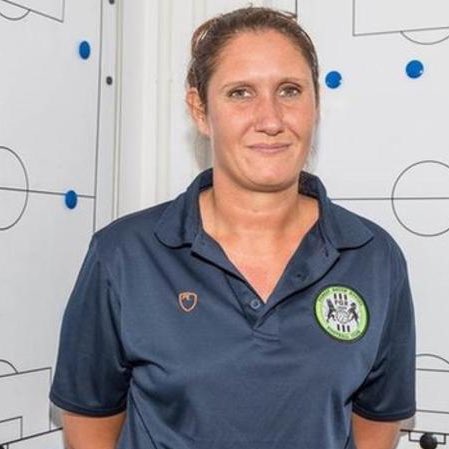 DeadlineDayLive's tweet image. 🚨 BREAKING: Forest Green have put Hannah Dingley in caretaker charge of the men's team following Duncan Ferguson’s departure.

She is the first woman to lead a men's senior club in England's top four divisions. 👏 

(Source: @SamiMokbel81_DM)
