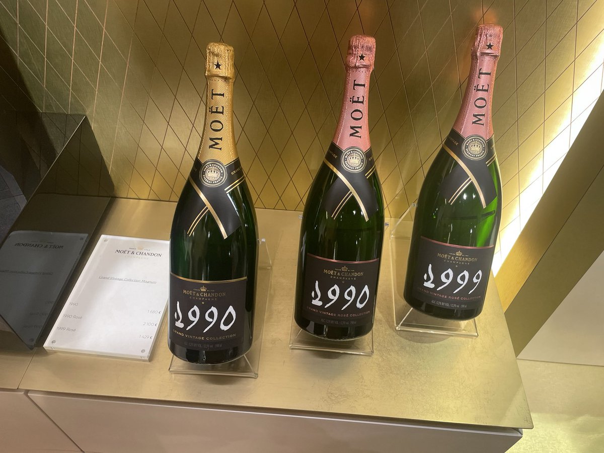 GeoffreyCoan's tweet image. Flew our #microlights into Epernay in the champagne region.

Avenue de #Champagne, home to Moet Chandon and lots of other major producers.  Prices way outside my league