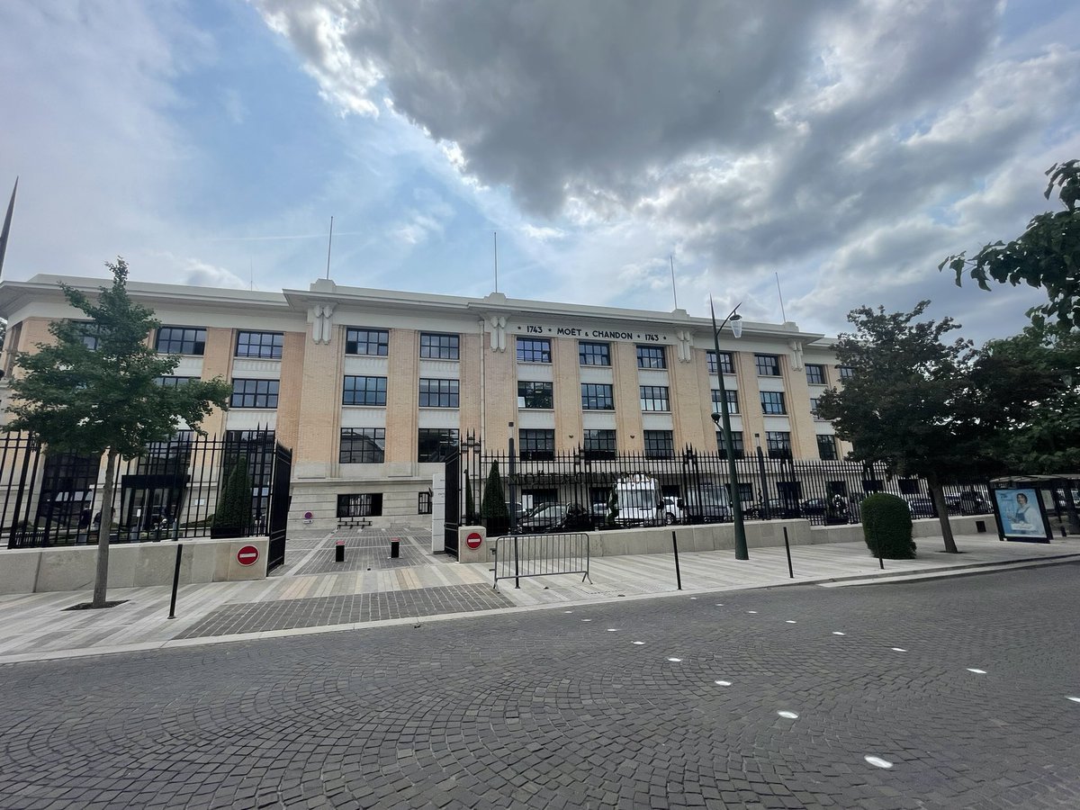 GeoffreyCoan's tweet image. Flew our #microlights into Epernay in the champagne region.

Avenue de #Champagne, home to Moet Chandon and lots of other major producers.  Prices way outside my league