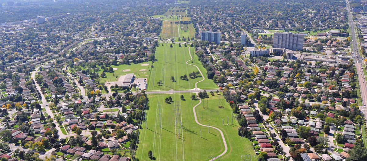 Penalosa_G's tweet photo. The amazing 100Km Green Loop would link superb work done by non-profit org like @TheMeadoway, also @TRCA_HQ, @HydroOne, @TorontoPFR, and multiple citizen organizations and many city/prov. departments.
100s allotment gardens, four seasons.
It'd be key for #TO4Everyone https://t.co/pDgCBnQ7g5