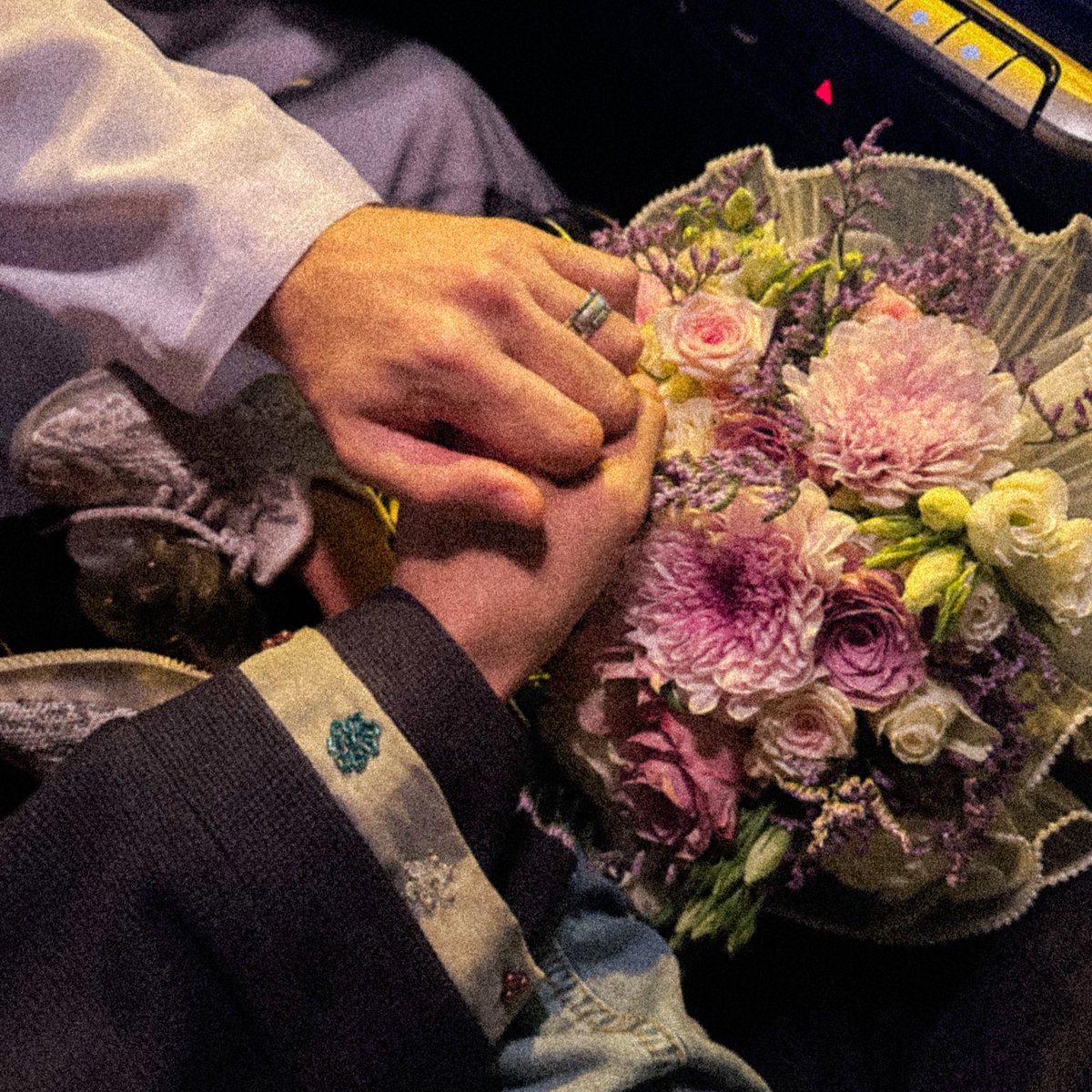 3eood_m's tweet photo. 4-7-2023 💍💖!
رزقني الله بك، وايقنت أنك أجمل ارزاقي، أنت جميعي، أنت نعيمي، انت الكثير في عيناي، دمت لي كل العمر “ https://t.co/b1jutQ1mi1